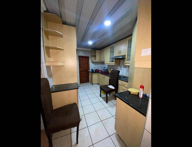 3 BEDROOM PROPERTY TO RENT IN BEZUIDENHOUT VALLEY